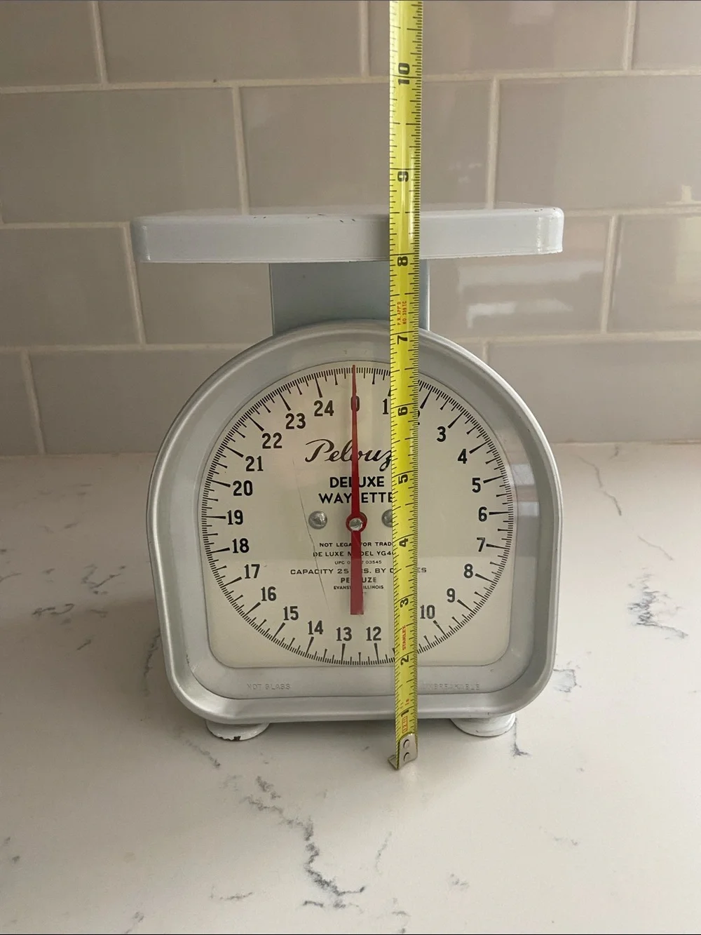 Vintage Pelouze Deluxe Wayette Kitchen Scale White 25 lb YG400 MCM